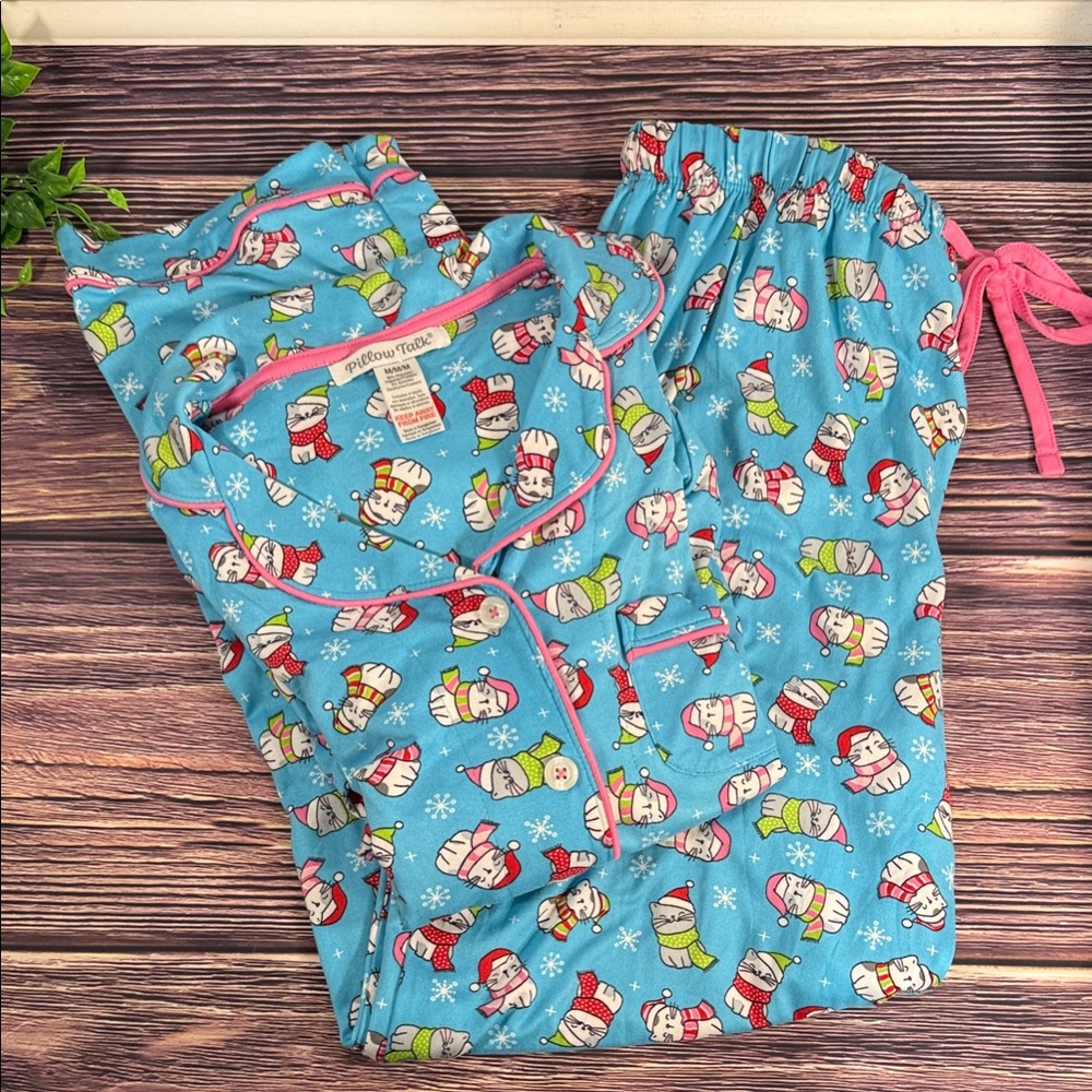 PILLOW TALK Charming Winter Cats‎ Printed Pajama Set Blue with Pink Snow Accents